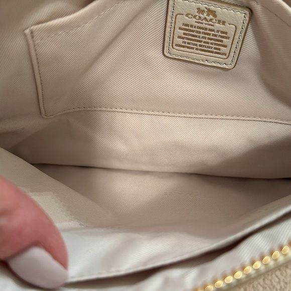 COACH NWT wristlet - Picture 5 of 7